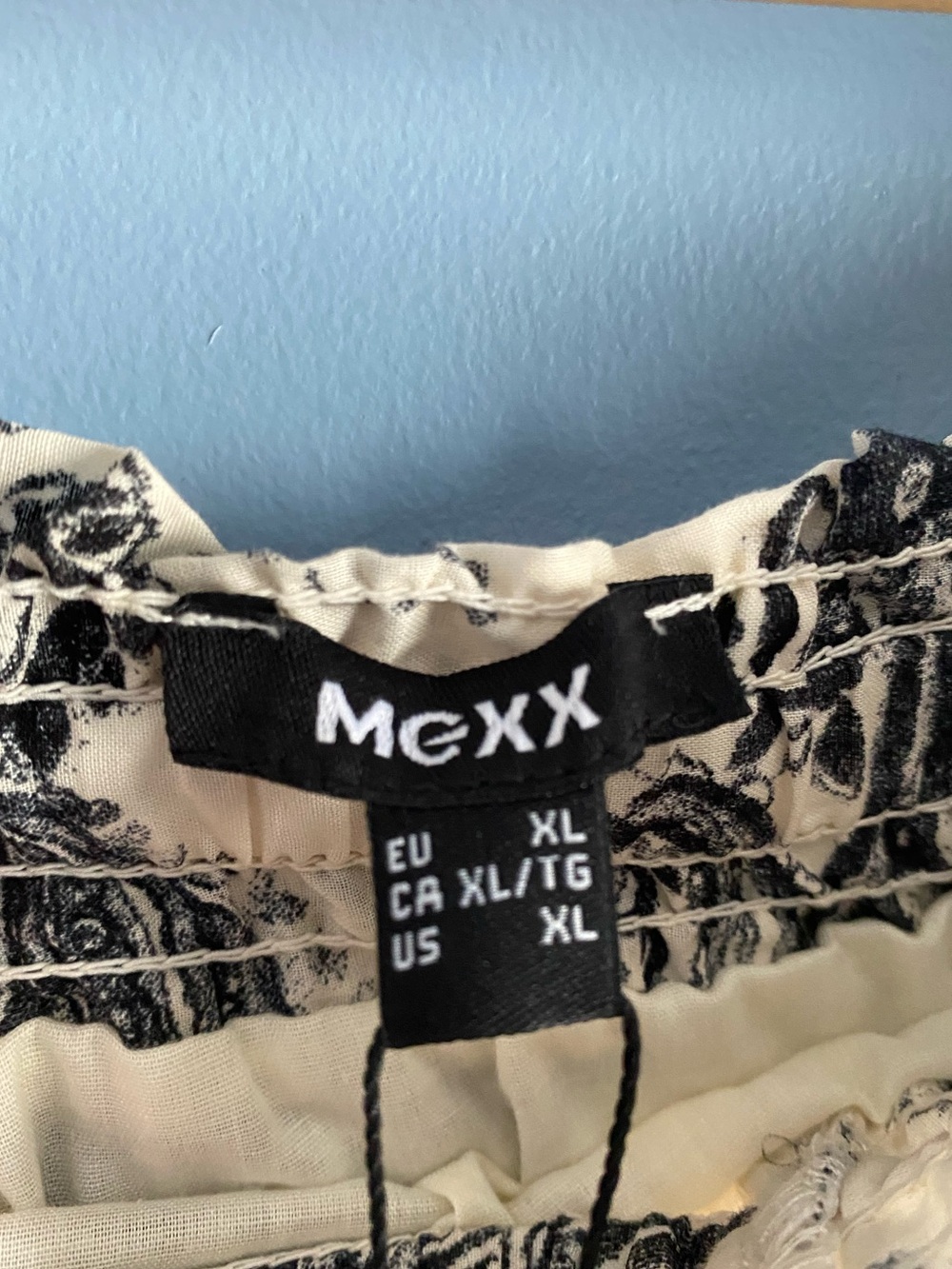 NWT Mexx Women's White and Black Paisley Tiered Skirt - Picture 3 of 4